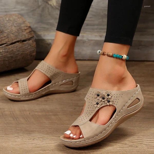 Scarpe casual 2024 Summer Women Cedge Slifor Plus Sitro Flower Roman Sandals Donna leggera Non slip Beach Slide Femmina femmina