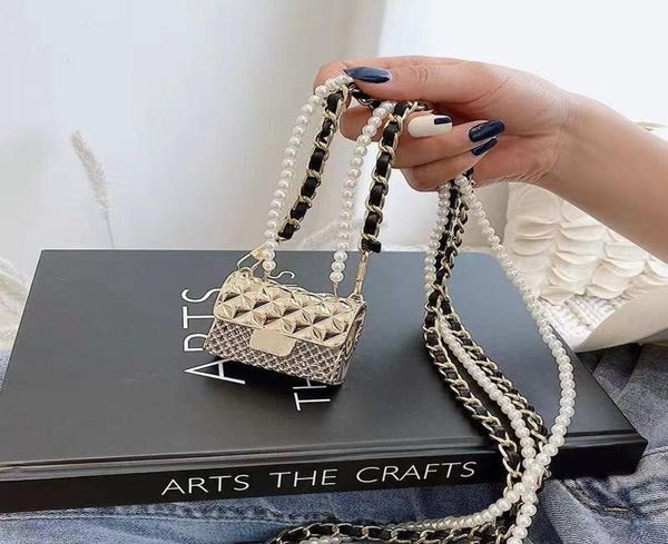 Designer Borse Necklace Locket Women Metal Hollow Wearphone Bages Pearl Chain Diamond Crossbody Decorazione per collo appeso SmallB7975993