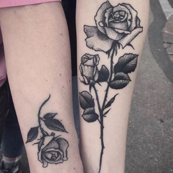 Tattoos Frauen wasserdichte temporäre Tattoo Aufkleber Schwarz Rose mehrfarbige Schmetterlingsblume Tattoos Wassertransfer Körperkunst falsches Tattoo