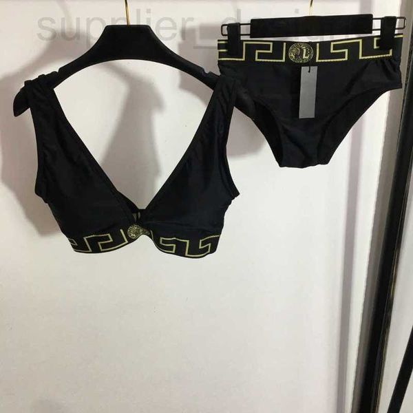 Designer de moda de banho feminina 2023 verão novo biquíni Split Swimsuit Set com roupas íntimas de suspensório banhado a ouro (com almofadas de peito e roupas íntimas do triângulo) MPIV