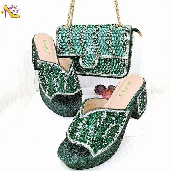 Kleiderschuhe 2024 Nigeria Africa Fashion Green High Heels elegante Frauen Sandalen Freizeitparty sexy Pantoffeln Brandbeutel Set Set