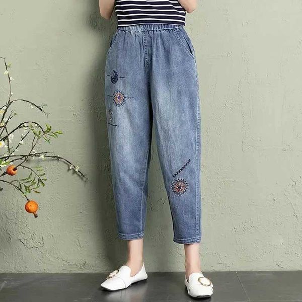 Jeans femminile estate elastica jeans jeans donne ricami vintage pantaloni in denim signore casual retrò floreale floreale cowboy harem coltivate harem 240423