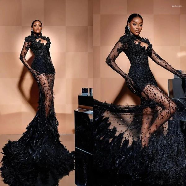 Partykleider Luxus schwarze Mädchen Meerjungfrau Abendkleid Federn Perlen Promkleider Illusion Langarm