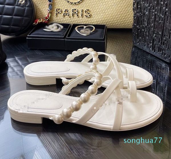 Slingbacks Kadın Tasarımcı Gökler Düz Düşük Topuk Sandalları Katır Vintage İnci Flip-Flops Balıkçı Sandal Ön Kayış Siyah Elbise Ayakkabı