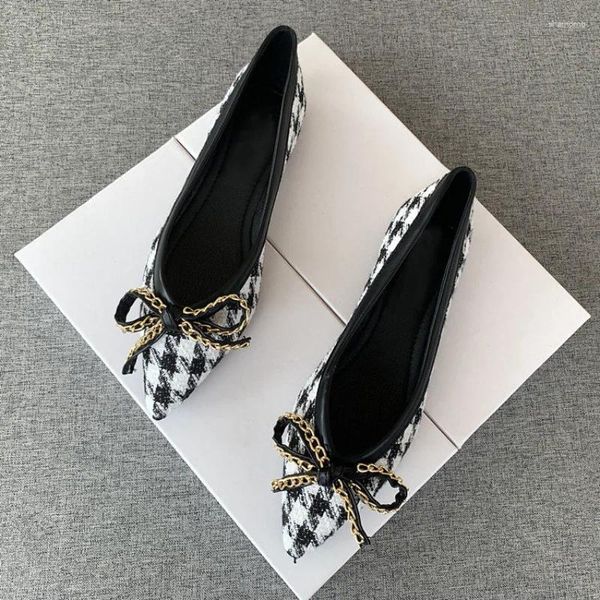 Scarpe casual per donne 2024 Punte punta di punta di piedi da donna calzatura estiva nera con fiocco piatto 39 chic punto chic in stile coreano elegante Y2K elegante