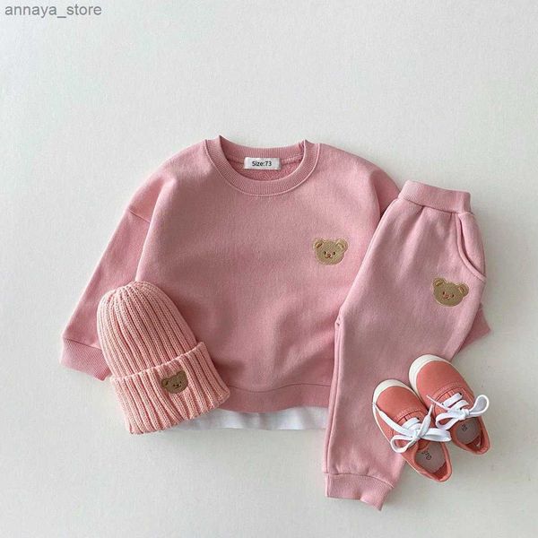 T-shirt 2pc per bambini ragazze set autunno piccolo orso ricamo cappotto + pantaloni abiti abiti a due pezzi set invernali primaverili per due pezzi Kidsl2404