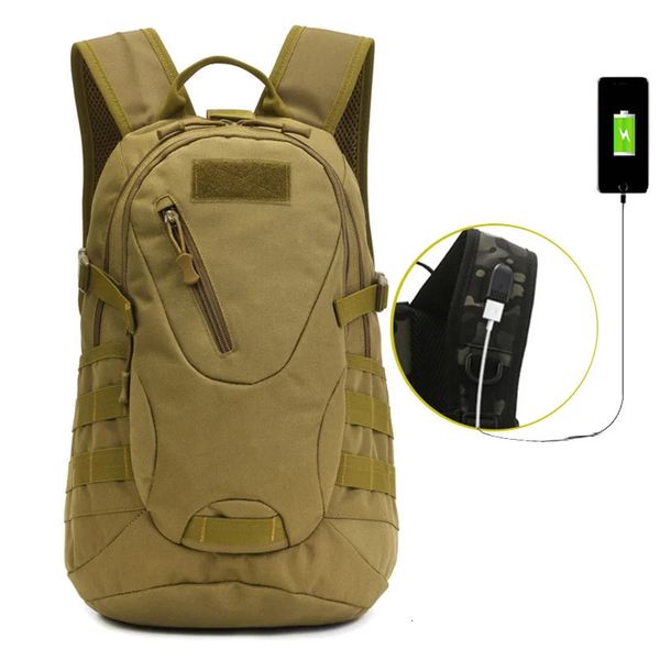 BACKPACK TATTICALE da 20 litri da campeggio da campeggio strata di zaino militare camuffage uomini viaggiare alpinismo per spalla sportiva per esterni USB 240412