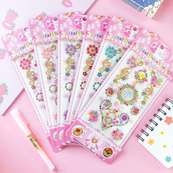 Großhandel 6 Blätter selbstklebender Acrylkristall Diamond Sticker Girls Creative DIY Art Crafts Album Dekoration Scrapbooking Kindergarten Belohnung