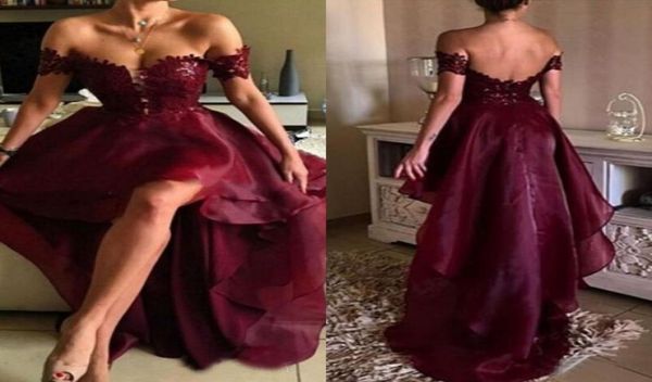 Sexy 2017 Burgundy Lace und Organza hohe niedrige Abschlussballkleider billig von der Schulter Rückenfreien formalen Partykleidern Custom Made China EN22801580