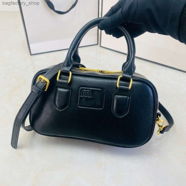 Luxus -Handtaschen -Designerin Frauenmarke Damen Tasche Neues modisches und einfaches Handheld klein mit hochwertigem elegantem Kissen