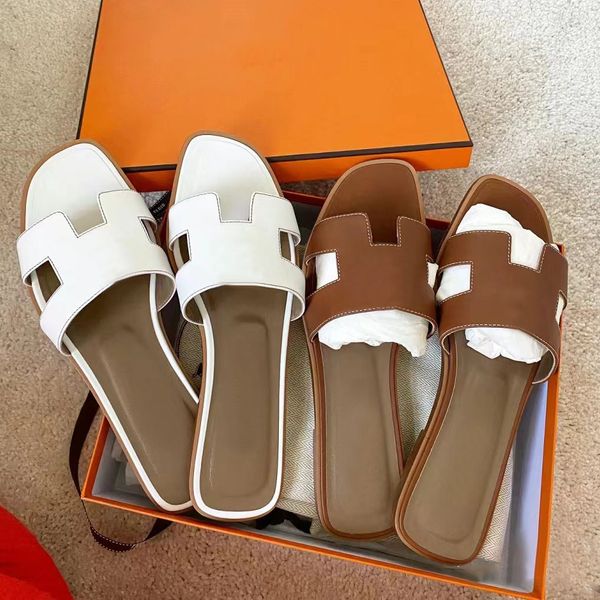 Designer di alta qualità Sandals Beach Classico tallone piatto Summer Lazy Fashion Carone Big Head Flops Leather Slides Shins Women Scarpe Hotel Ladies Sexy Sliper 01