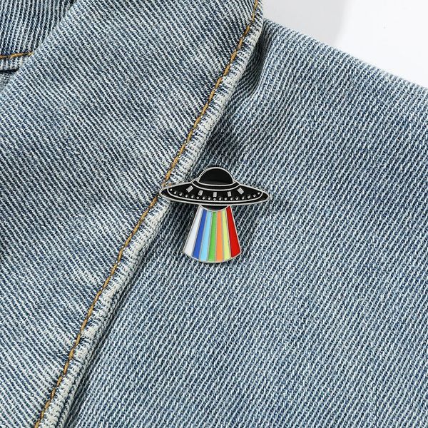 LGBT Rainbow Light Specting Cine Film Anime Giochi Pins duro Pins raccolta battitori per battute di cappello da cappello da zaino con spilla da cartone animato