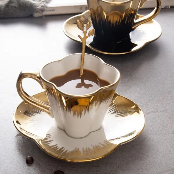 Tazze da caffè da 140 ml di tazza di caffè in ceramica nordica con piattino e cucchiaio per tè pomeridiano di fiore nero 1 pezzi