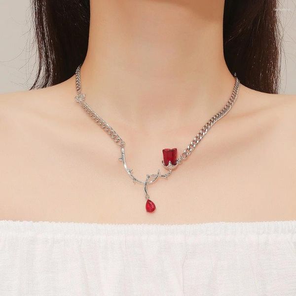 Anhänger Halskette Gotische Rosenhalskette für Frauen Ins Korean schwarze rote Blume Dornen Schlüsselbein Kettenschmuckzubehör Accessoires