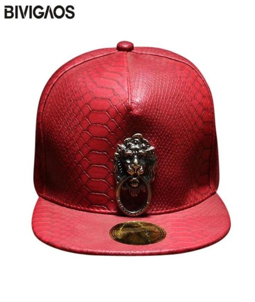 Новая металлическая скульптура Lion Head Snapback Hats Snakecking Кожаная хип -хоп бейсболки в стиле стиля для мужчин Women Black Red 2010234101895