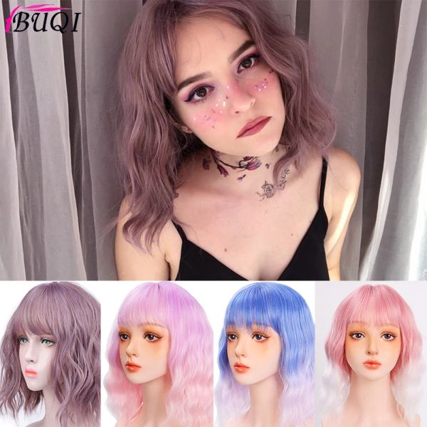 Wigs Buqi sintetico Short Short Wavy Bob Wigs per donne parrucca nera blu rosa dorata con scoppi lolita cosplay peli quotidianamente resistenti al calore