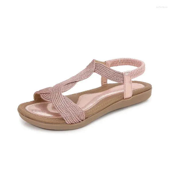 Sapatos casuais 2024 Mulheres de verão de 1,5 cm 2 cm de salto baixo sandálias romanas senhora doce lazer rosa elegante boêmio fora da praia