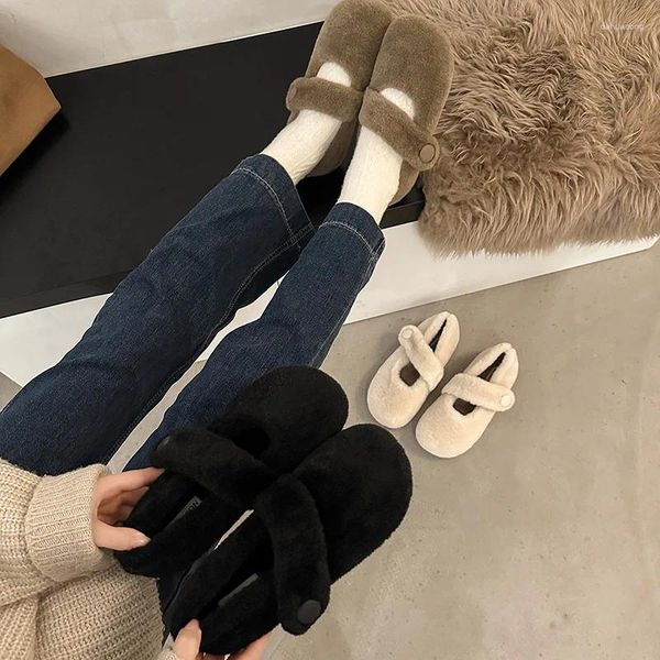 Scarpe casual lana di agnello in cotone con sola spessa per donne in inverno 2024 Due semplici disegni a casa indossa un piede caldo