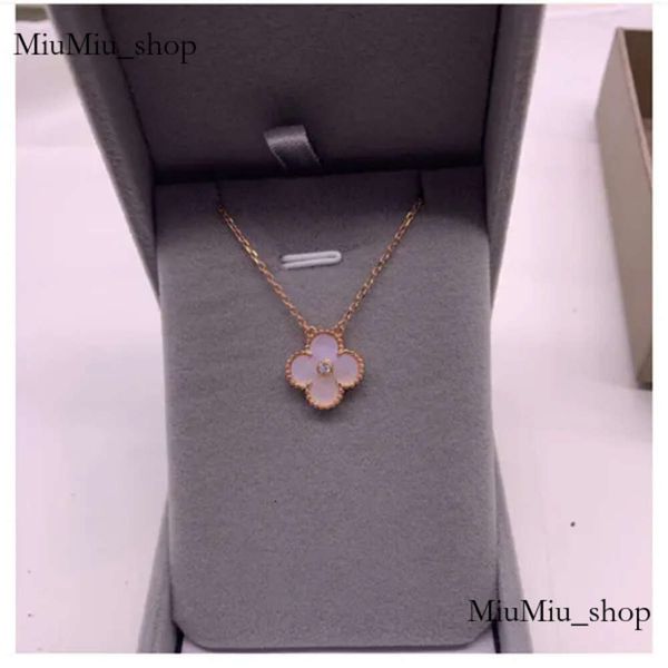 Classiche collane a trifoglio a quattro foglie pendenti in acciaio inossidabile in acciaio inossidabile inossidabile per donna per donne ragazze di San Valentino per la festa della mamma Gioielli Gift-Gift all'ingrosso 914 914