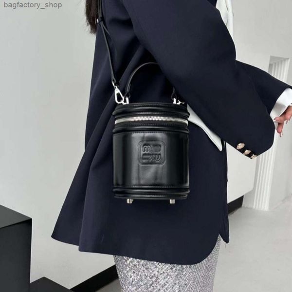 Luxusmarke Handtaschen Designer Frauenbeutel koreanischer Stil High-End und vielseitiger Eimer-Tasche Sommer Neue Nische Dign One Schulter-Crossbody-Handtasche für Frauen