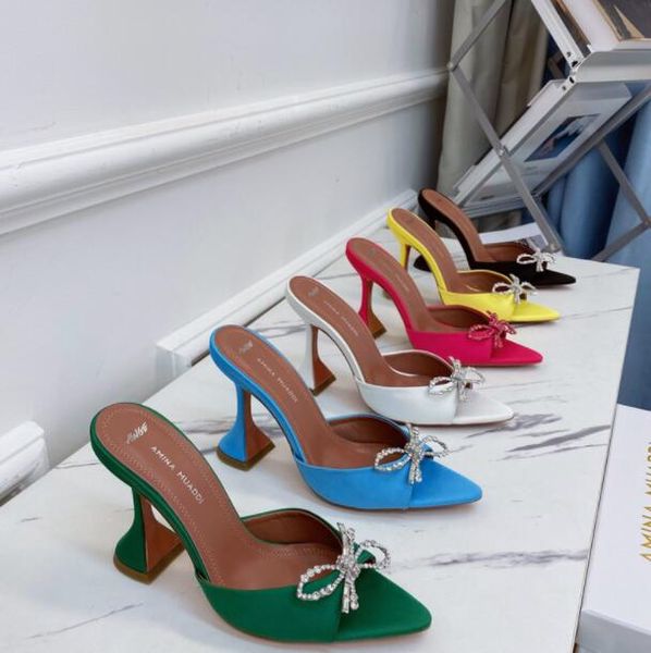 Amina muaddi sandali sandali satinati con slingback puntati pompe arcuate pompe con tacchi alti cristallini da 10 cm Designer di lusso da donna sandali per matrimoni