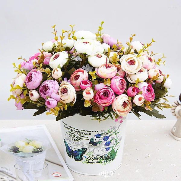 Fiori decorativi 1Pceuropeo retrò artificiale piccolo tè rosa simulazione bouquet di alta qualità casa di alta qualità decorazione