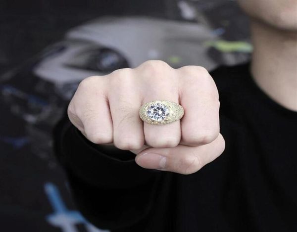 Удоседовые кольца для мужчин роскошные дизайнерские дизайнеры Mens Big Bling Diamond Ring 18k золото, покрытое медным цирконом свадебное обручальное кольцо, ювелирные изделия L9663215