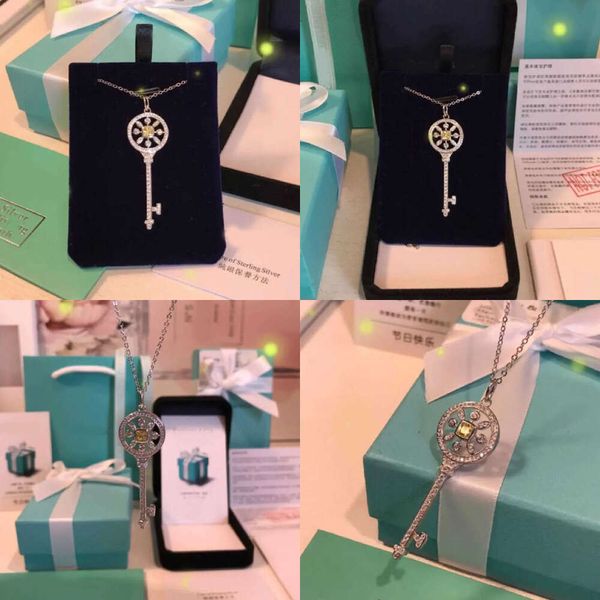 Designer Brand Diamond intarsio in cima alla collana a ciondolo con catena di clavicola Regalo femminile per il migliore amico Instagram Yellow Kaleidoscope Pure Sier Original Quality