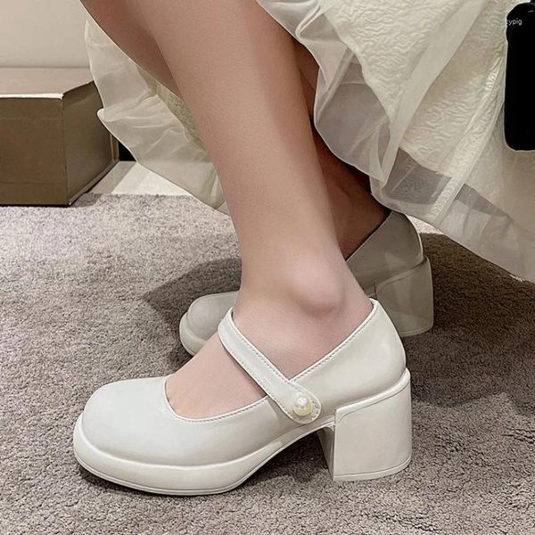Торговые туфли дамы, анти-скользкие круглое, сандалии, повседневные 2024 года, летняя пустота Элегантная корейская вечеринка моды Женщины дизайнеры высокие каблуки