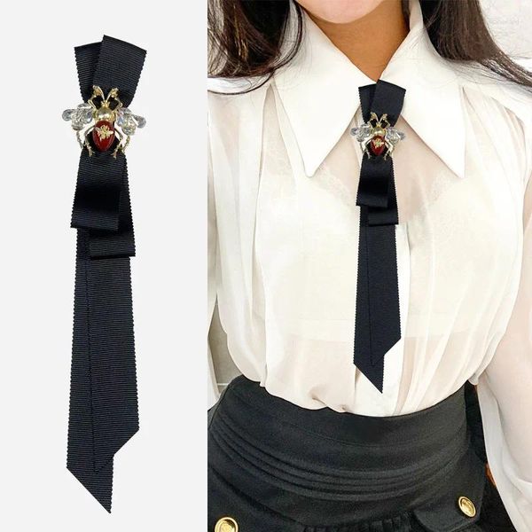 Бобовые галстуки розыгрыши пчелиные галстуки Bowtie Британские корейские мужские и женские коллеги из рубашек аксессуары брошь