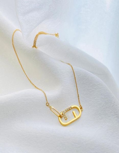 Colar de colar de ouro de grife pingente de pingente de diamantes Chin Luxury jóias para mulheres colares de pérolas de moda chins 2204152d82766690