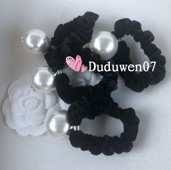 Favor favorita Cabelo de veludo corda Big Pearl 30mm Hairtie Hairtie Fashion Trey C Stones Marks Presente de casamento VIPCARDS9985046