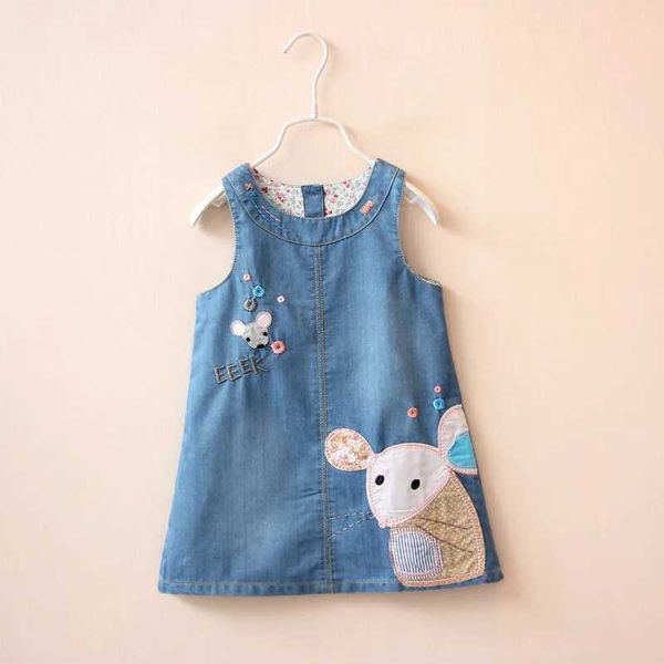 Vestidos de menina desenho animado mouse bordado garotinhas vestido de jeans de verão de verão, mangas A-line vestidos para crianças para criança 2-6 anos H240425