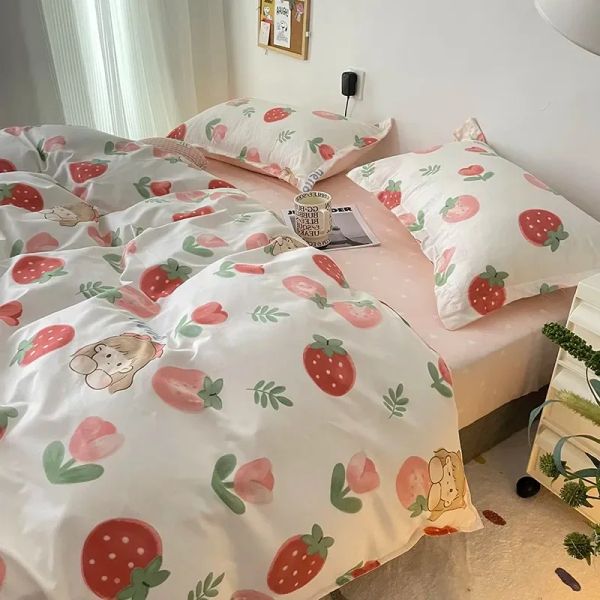 Sets niedliche Erdbeer Bettbedeckungsabdeckung Flachblatt mit Kissenbezügen floraler Zwilling in voller Größe Bären Kaninchenbett Leinen Jungen Mädchen Bettwäsche Set