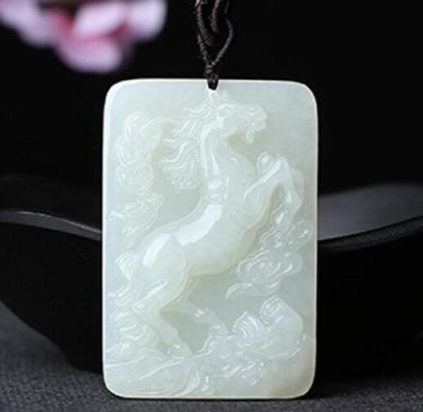 2022 Natural Jade White Jade Anhänger Statue Schmuck Amulettpferd zu Success9172473