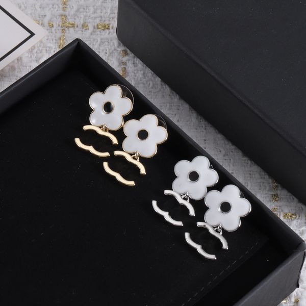 Бренд классический дизайнер Black White 2 Color Double Likter Flower Serrings 18K золотые серьги из медных шпипров для женских свадебных ювелирных украшений