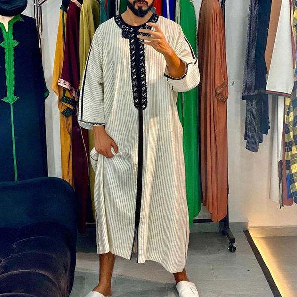 Abbigliamento etnico 2024 uomini abiti kaftan musulmani marocchini casual abito lungo abito arabo in Medio Oriente nazionale costume tradizionale strips stripled