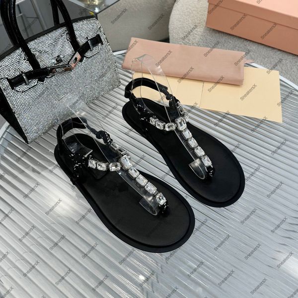 Sandalo piatto da gladiatore da donna di Parigi per donne designer di lusso caviglia T cnyl cristallo sandali romani designer scintillante Flops Flip Flops Woman Thong Rhinstone