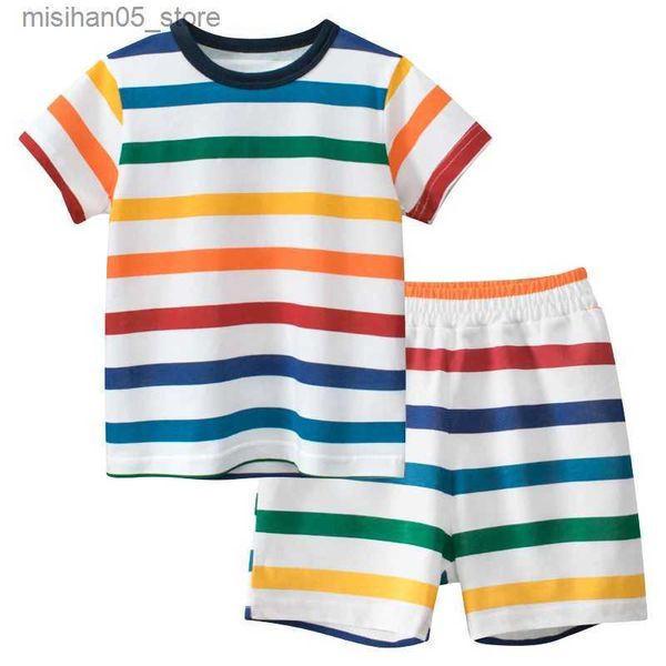 Giyim setleri 2024 yaz yeni erkekler seti moda renkli şerit tişört+plaj şortları çocuk giyim kısa kollu çocuk giyim 2pcs q240425