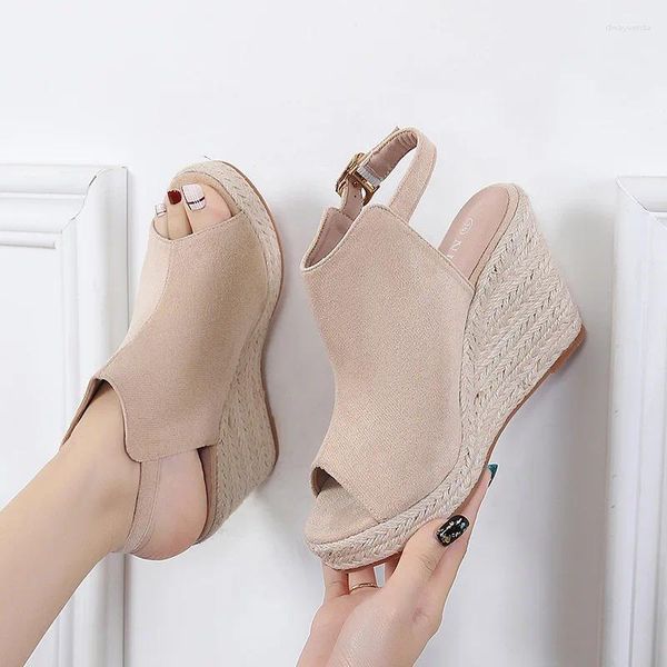 Scarpe casual zoccoli con tacco sandali bassi donne in pelle di grandi dimensioni 2024 vestita di velluto per fibbia estate abita da femmina beige aprita punta spessa bassa-