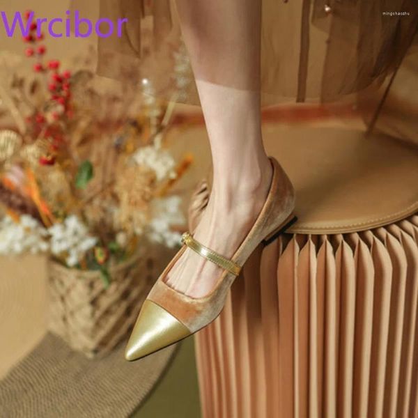 Lässige Schuhe Frauen chinesischer Stil kleiner duftender reifer sexy sanfte retro wildmaterial weinrot rot champagner Farbe spitzer Zeh