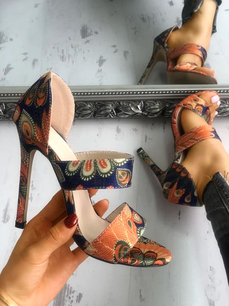 Stivali Summer Women High Heels Scarpe moda Luxuria chiusa Sandalo Sandalo con stampa di piume di piume Sandali