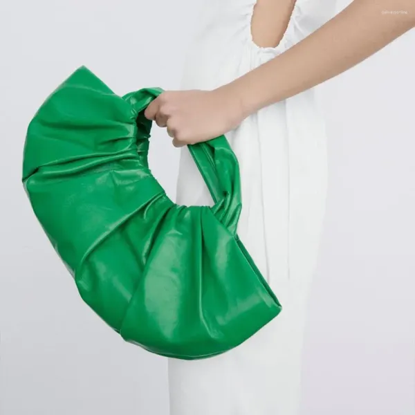 Bolsas noturnas 2024 Moda de cor sólida qualidade plissou uma bolsa de bolinho de bolsa de ombro para mulheres satchels de grife