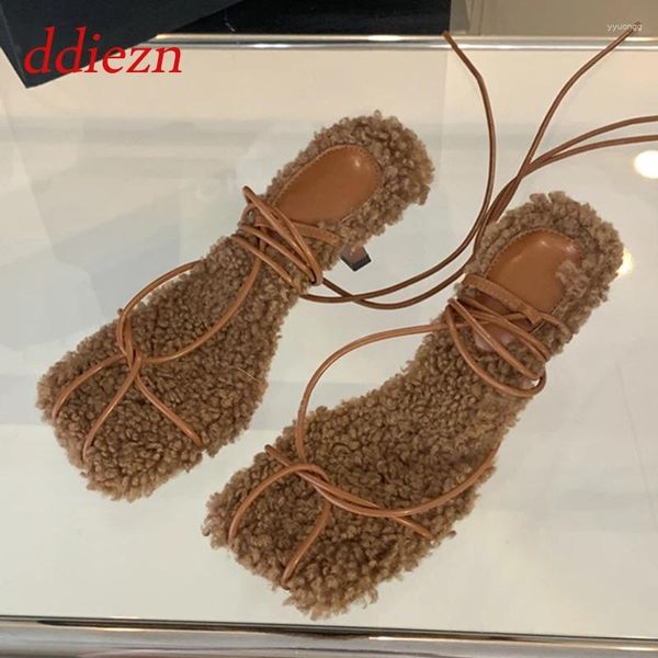 Scarpe eleganti in agnello sandali in lana donne con tacchi alti calzature a bordo a bordo casual outdoor estate donne pompe da donna