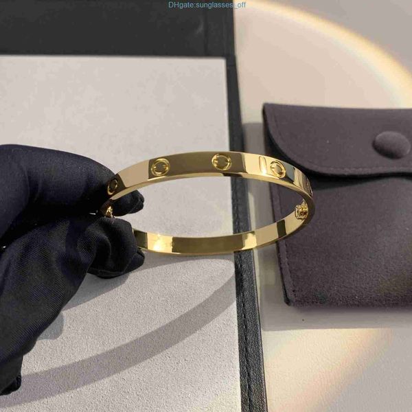 LOVE Série Gold Bangle for Man AU 750 Plated K 16-21 Tamanho com chave de fenda 5A Premium Premium Casal Bracelet 052Best Versão NS26