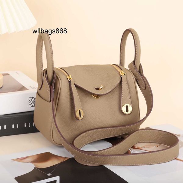 Handbag feminina L 2024 bolsa nova feminina lindi bolsa mini couro de um ombro para travesseiro de travesseiro versátil saco pequeno saco de doutorado maré maré