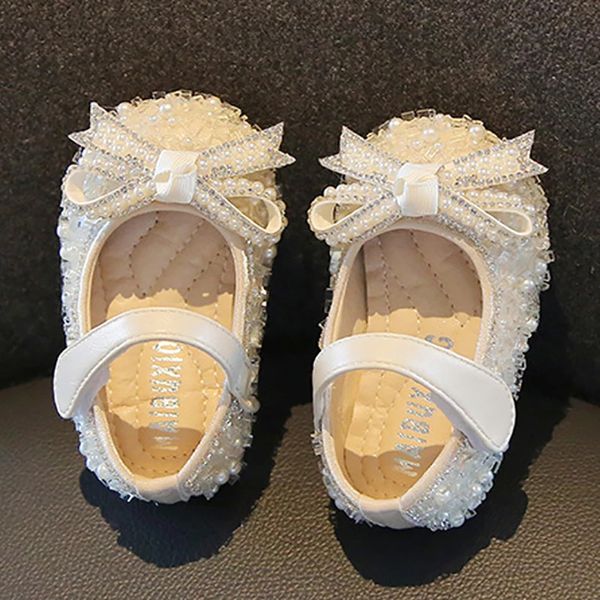 Первая пешеходная детская туфли девочка Bowknot одинокая обувь жемчужина день рождения подарок принцесса маленькая девочка обувь детская свадебная обувь 240420