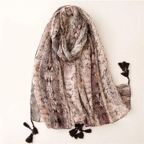 Scarves the Four Seasons Beach Handtuch Fashion Print warme Kopftuch weibliche Stil Muslim Kopftuch 180 85 cm winddichte Quasten Tassels -Schals