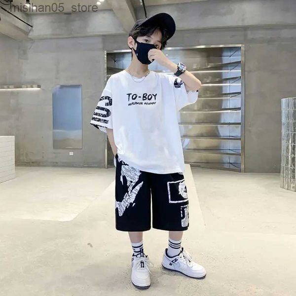 Bekleidungssets Jungen Sommer Trendy Casual Sports 2-teiliges T-Shirt+Hose Set 3-14 Jahre alte Hip-Hop-Stil Mode Q240425