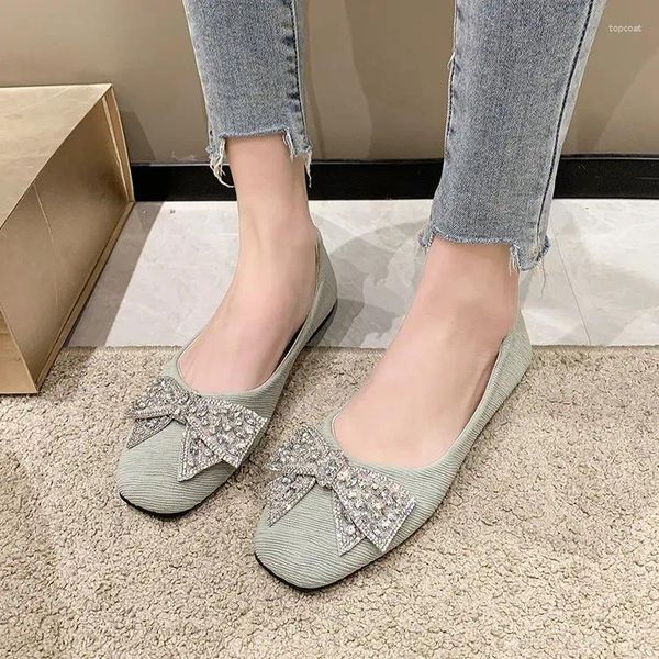 Lässige Schuhe Frauen flache elegante Mode Frauen bequeme Bling Crystal Fliege Bao Kopf Flats glänzend